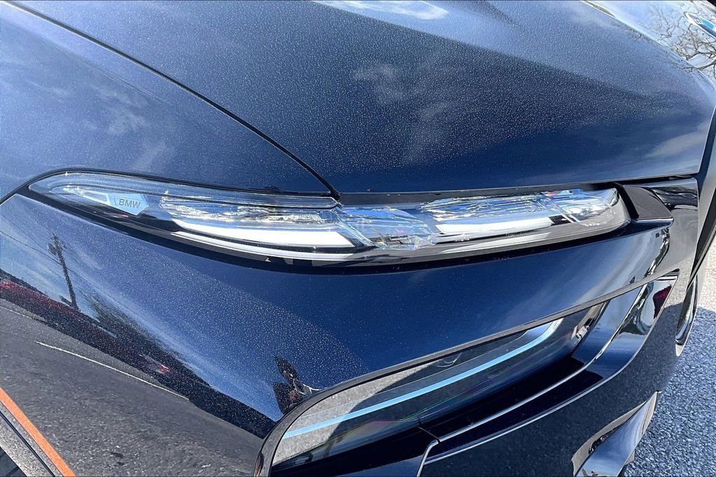 New 2026 BMW X7 M60i image 16