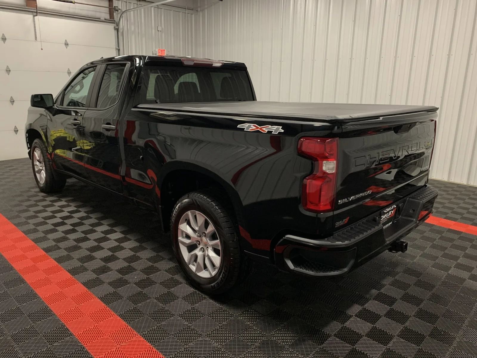 Used 2020 Chevrolet Silverado 1500 Custom w/ Custom Value Package image 2