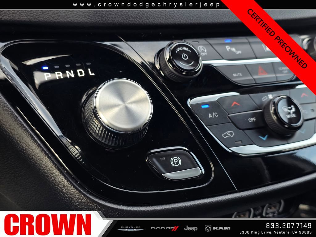 Used 2025 Chrysler Pacifica Select FWD image 28