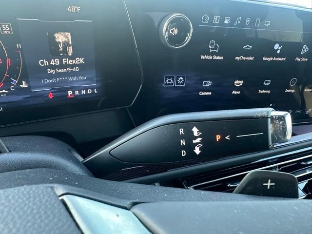 Used 2025 Chevrolet Traverse RS image 19