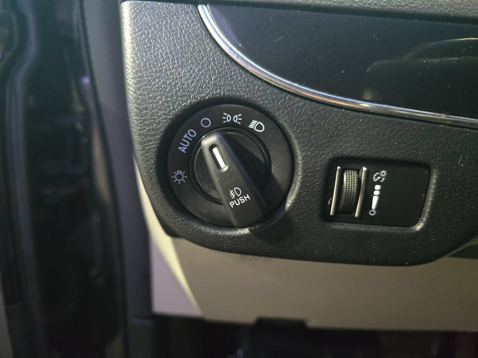 Used 2017 Dodge Grand Caravan SXT FWD image 26