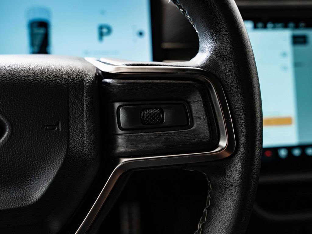 Used 2023 Rivian R1S Adventure image 33