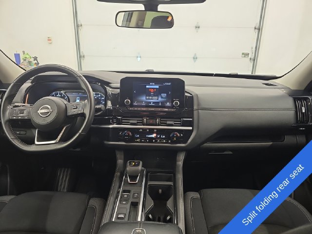 Used 2025 Nissan Pathfinder SV FWD image 14