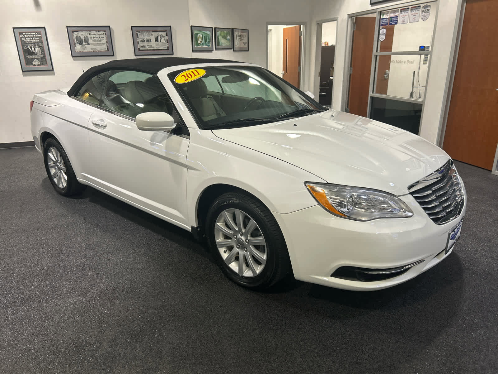 Used 2011 Chrysler 200 Touring w/ Cold Weather Group image 2
