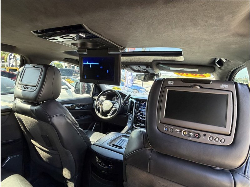Used 2016 Cadillac Escalade Platinum AWD/4WD image 34