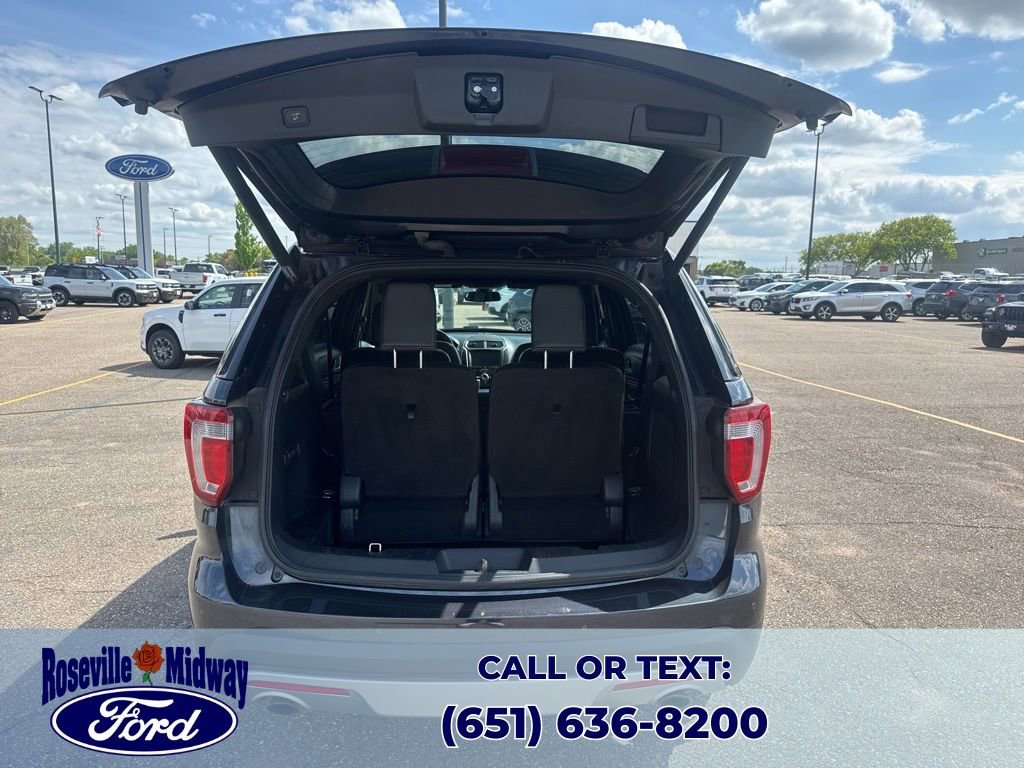 Used 2017 Ford Explorer Limited w/ Equipment Group 303A AWD/4WD image 43
