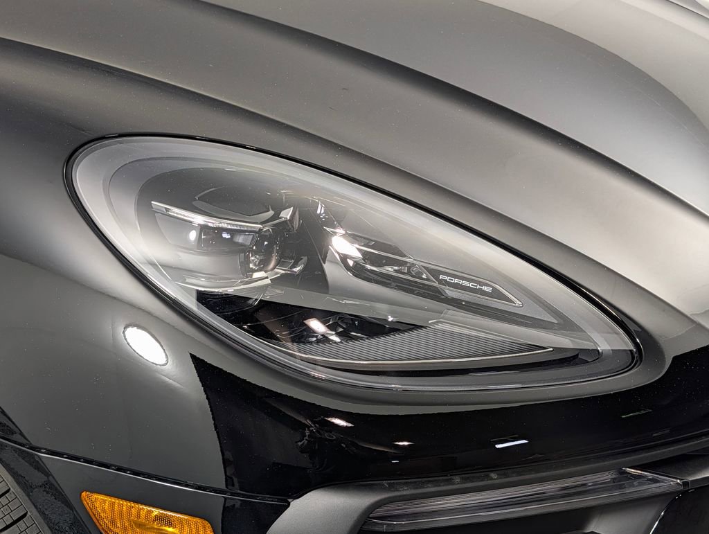 New 2026 Porsche Macan AWD/4WD image 15