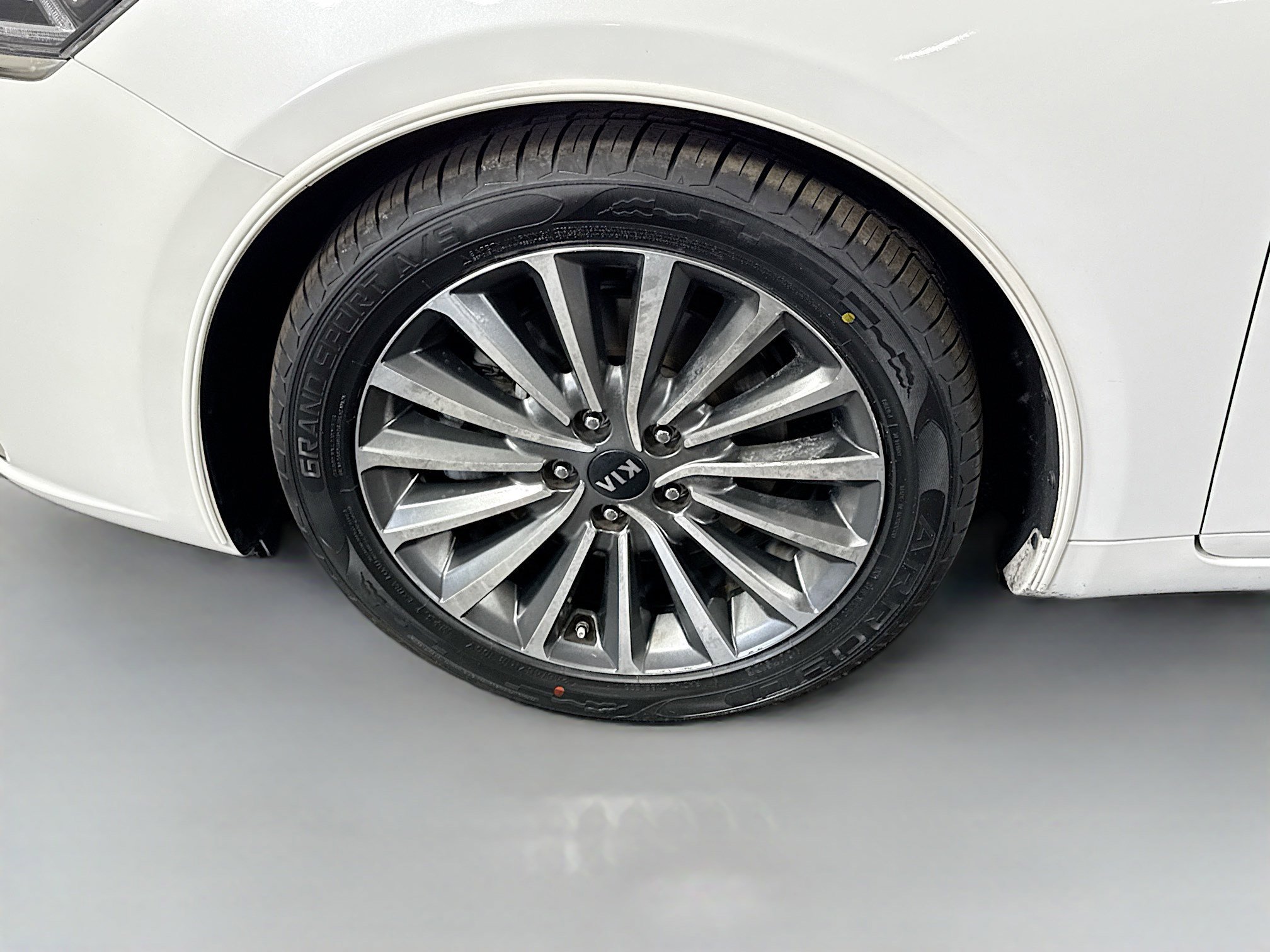 Used 2017 Kia Cadenza Technology image 38