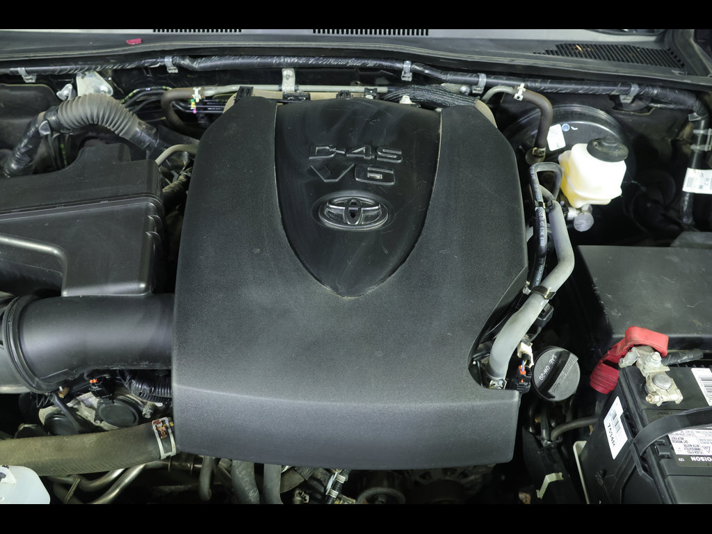 Used 2021 Toyota Tacoma Limited w/ Blackout Package (TMS) AWD/4WD image 22
