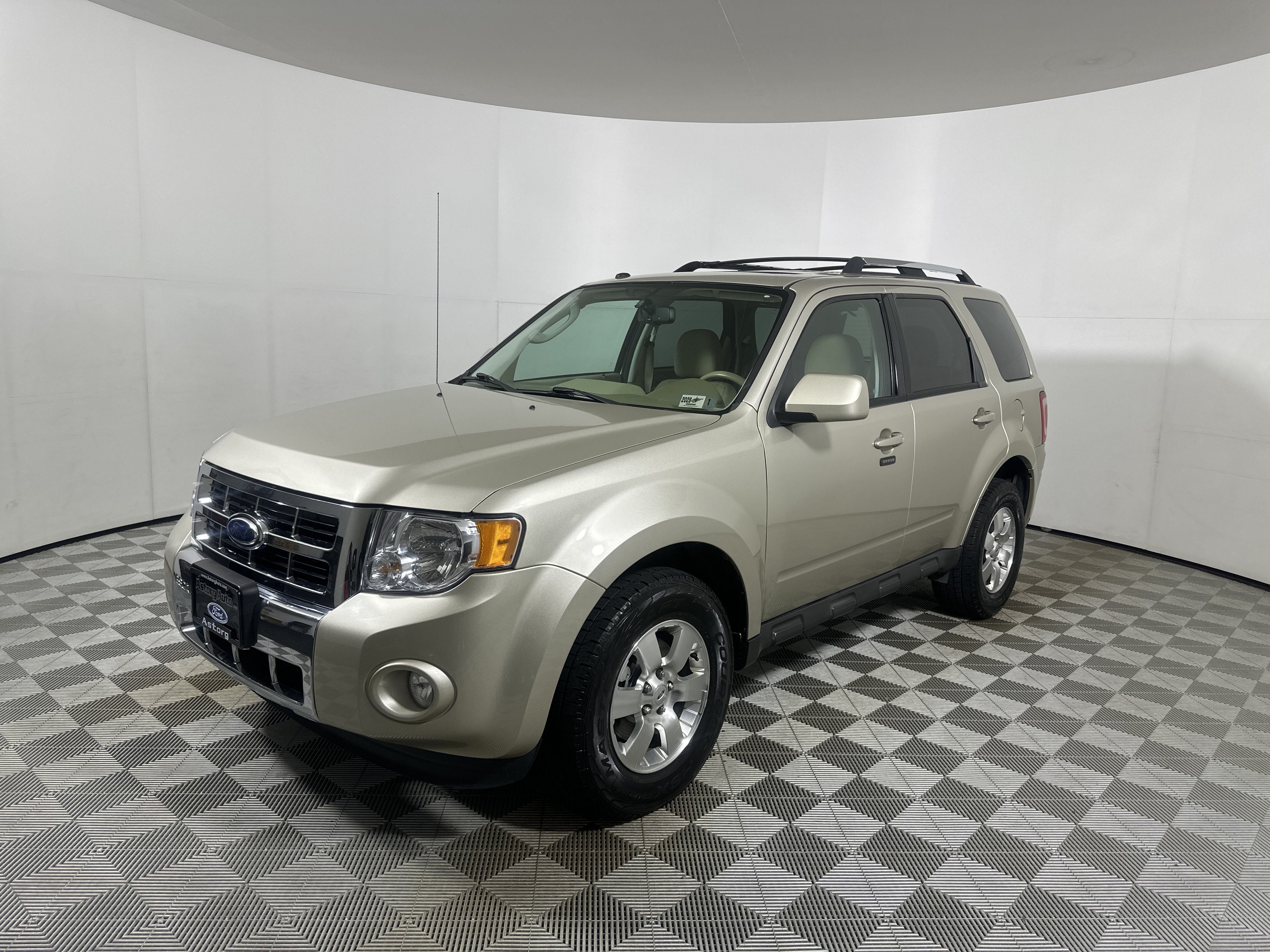 Used 2012 Ford Escape Limited AWD/4WD image 3