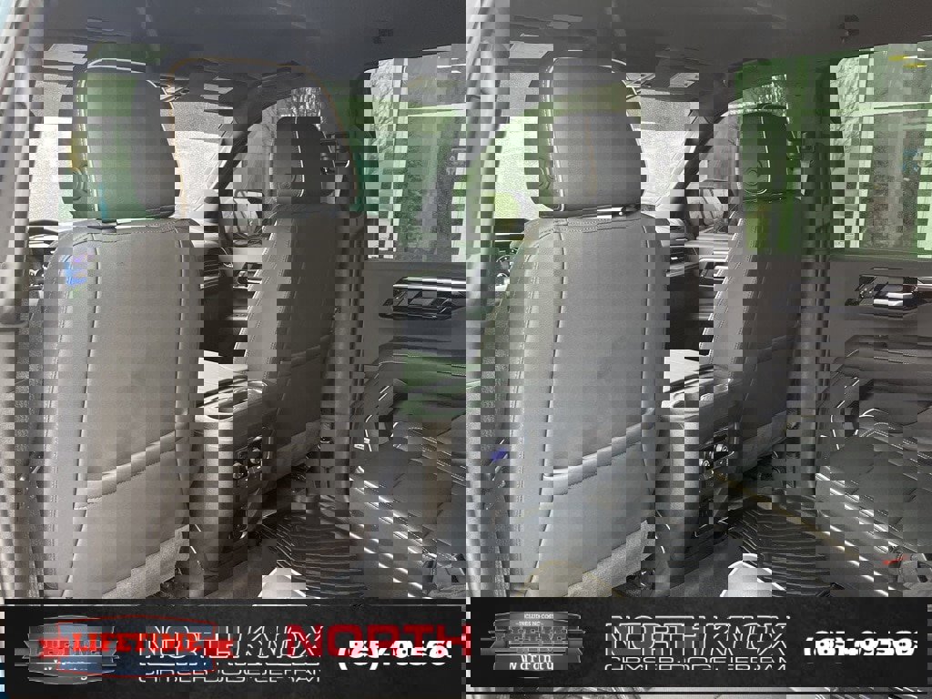 Used 2025 Chevrolet Suburban Premier image 17