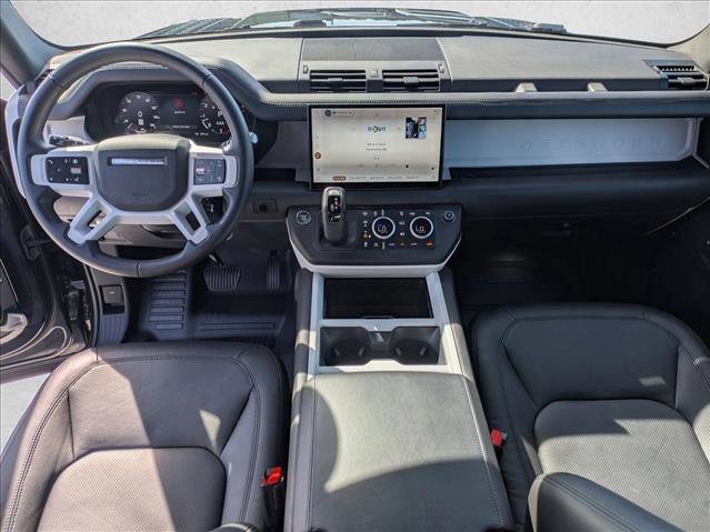 Used 2025 Land Rover Defender 110 X-Dynamic SE image 19