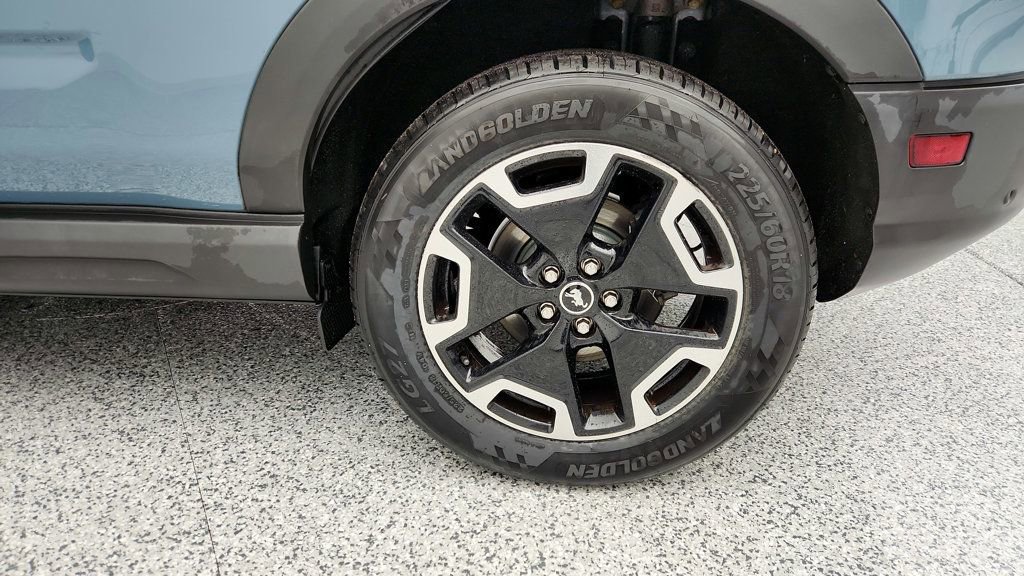 Used 2021 Ford Bronco Sport Outer Banks image 9