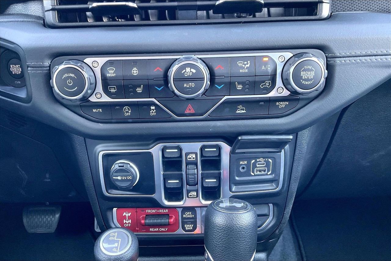 Certified 2025 Jeep Wrangler Unlimited Rubicon w/ Convenience Group image 18