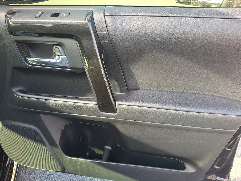 Used 2020 Toyota 4Runner 4WD image 10