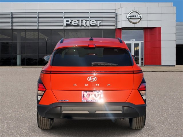 Used 2024 Hyundai Kona SEL image 5