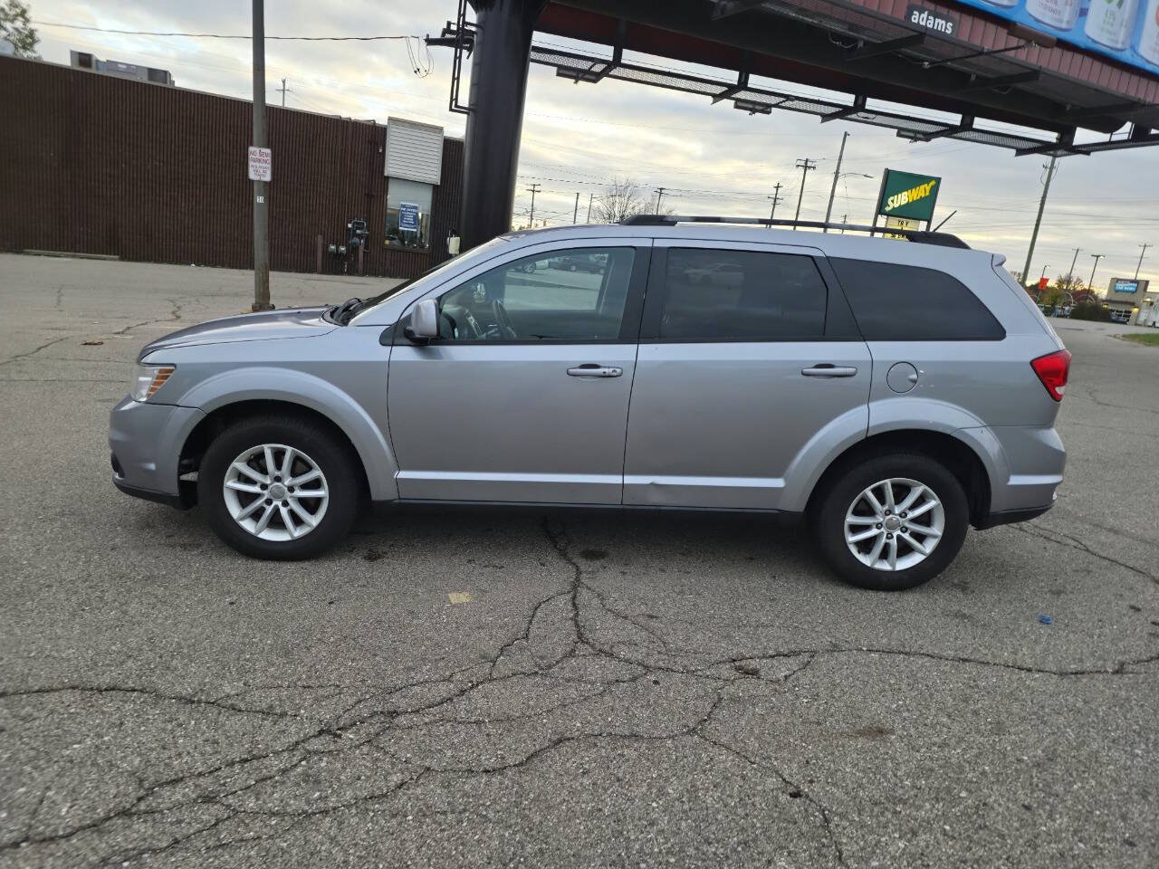 Used 2017 Dodge Journey SXT AWD/4WD image 7