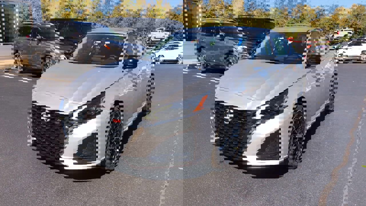 New 2025 Nissan Altima 2.5 SR w/ SR Premium Package image 4