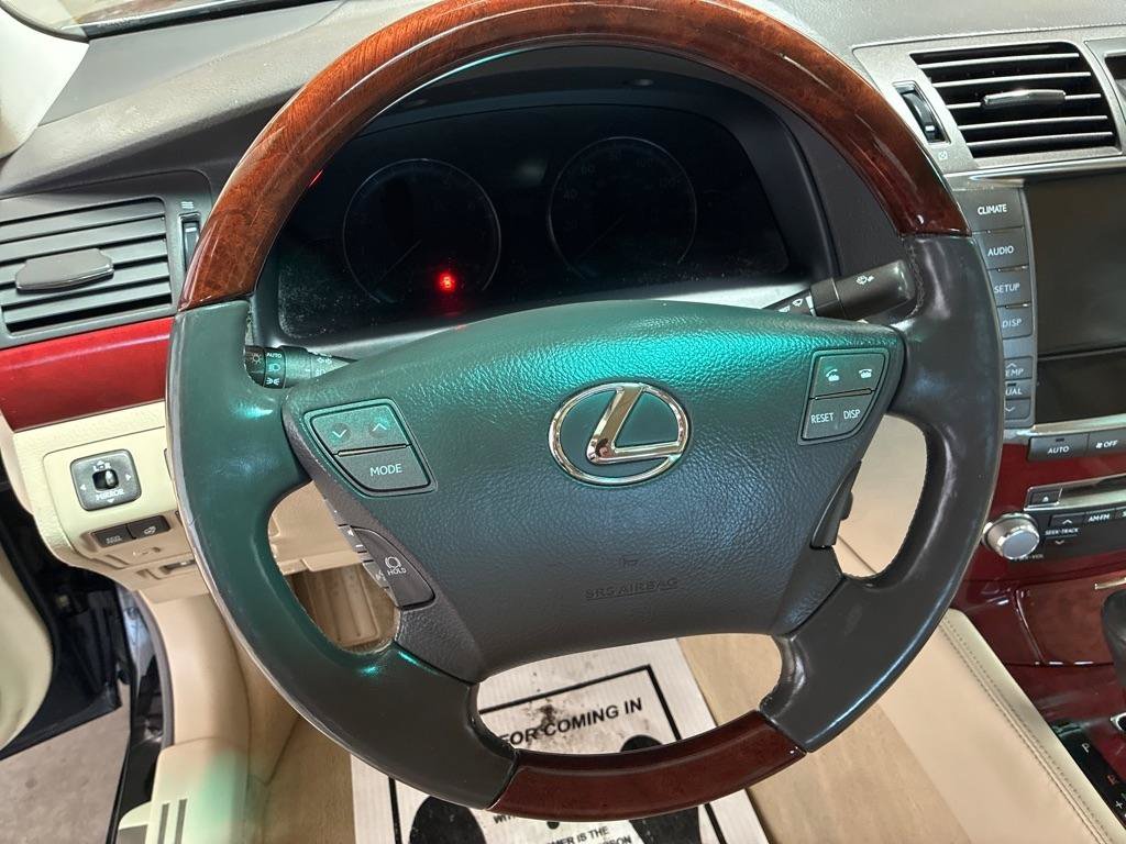 Used 2012 Lexus LS 460 w/ Comfort Pkg RWD image 20
