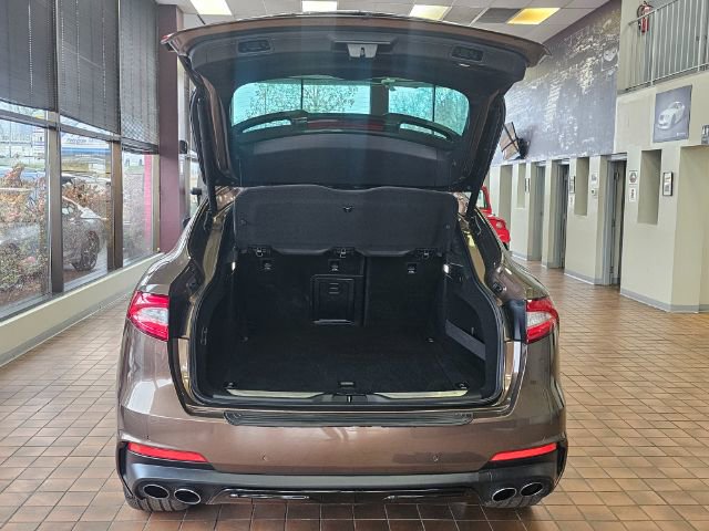 Used 2020 Maserati Levante S GranSport image 5