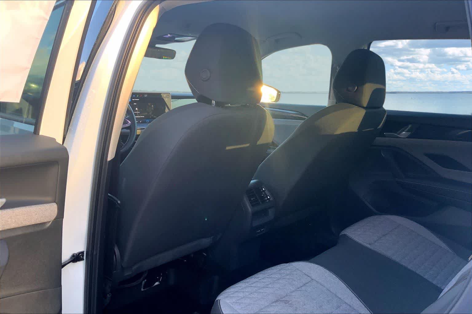 Used 2025 Volkswagen Tiguan S FWD image 12
