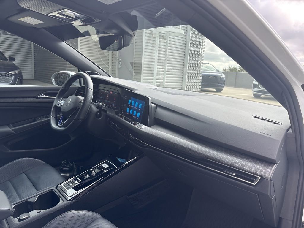 Used 2024 Volkswagen Golf R image 15