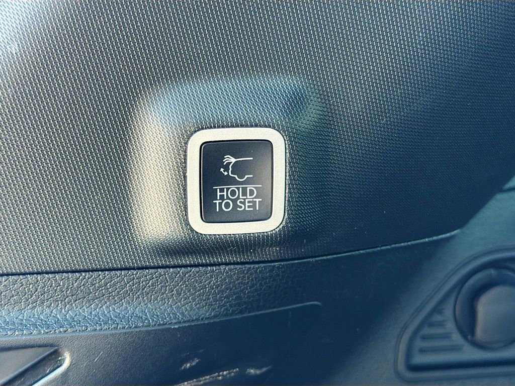 Used 2023 Jeep Grand Cherokee Overland image 14