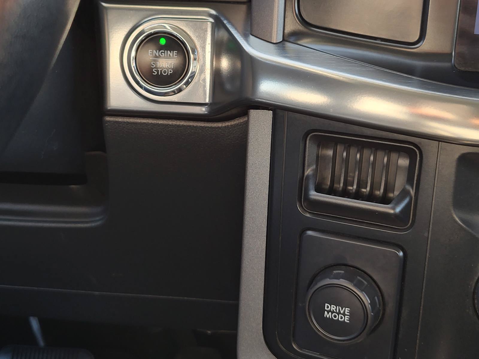 Used 2023 Ford F150 Lariat RWD image 26