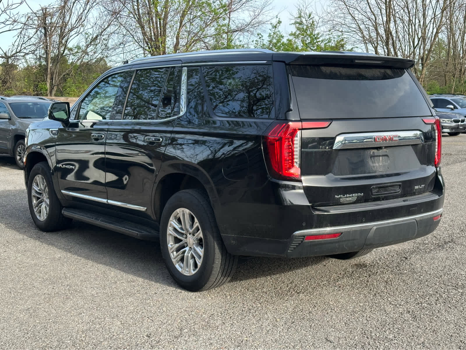 Used 2021 GMC Yukon SLT w/ SLT Premium Package AWD/4WD image 7