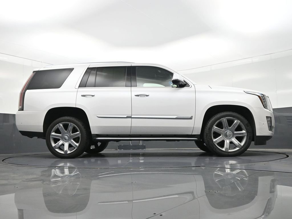 Used 2019 Cadillac Escalade Luxury RWD image 29