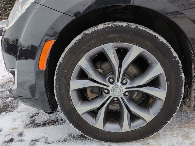 Used 2019 Chrysler Pacifica Limited w/ Tire & Wheel Group image 10