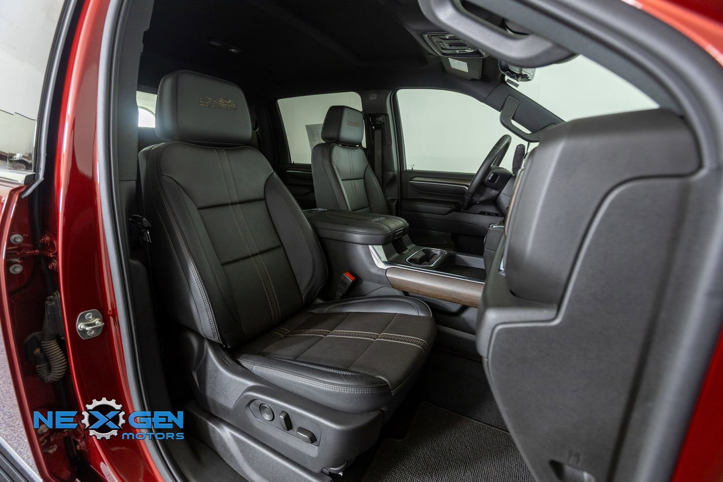 Used 2025 Chevrolet Silverado 2500 High Country w/ Technology Package image 43