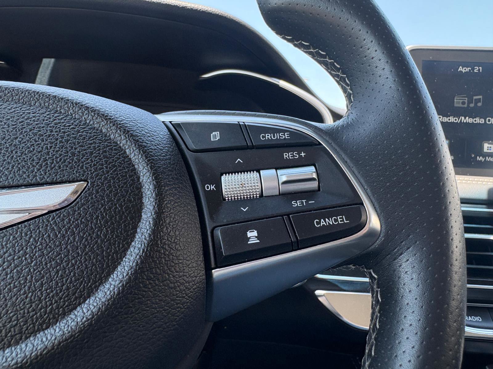 Used 2021 Genesis G70 2.0T image 39