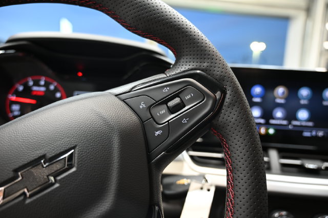 New 2026 Chevrolet Trax RS w/ Sunroof Package FWD image 25