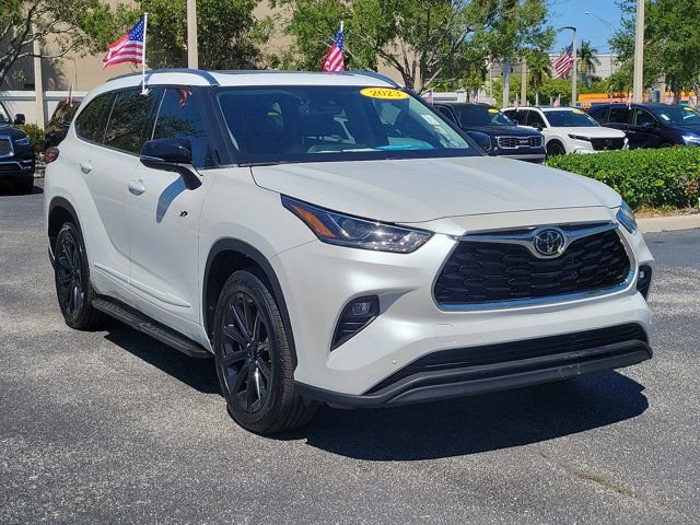 Used 2023 Toyota Highlander Limited image 34