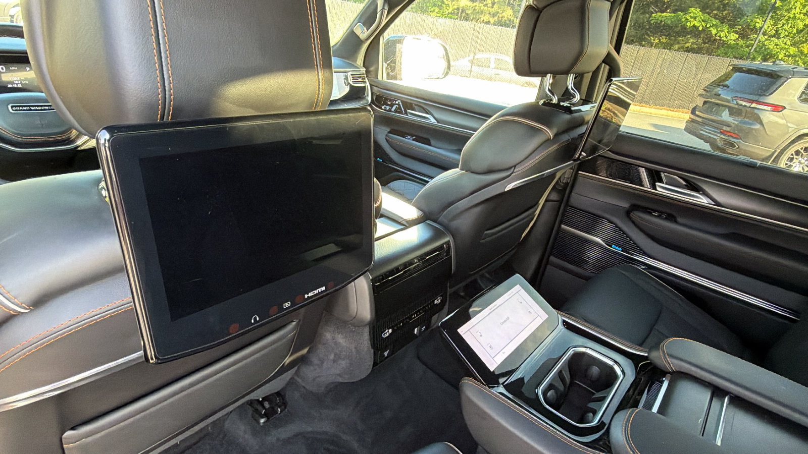 Used 2025 Jeep Grand Wagoneer L Series III w/ Rear Seat Video Group 1 AWD/4WD image 27