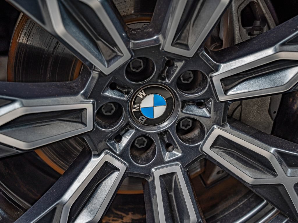 Used 2024 BMW i7 eDrive50 RWD image 11
