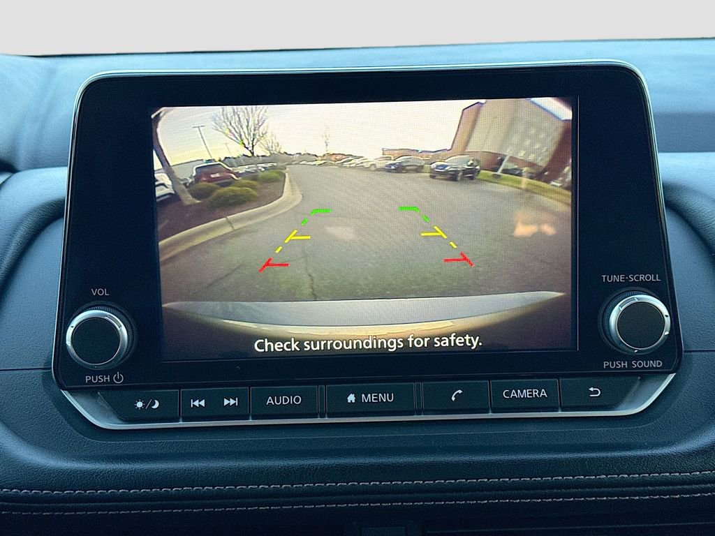 Used 2024 Nissan Rogue SV image 13