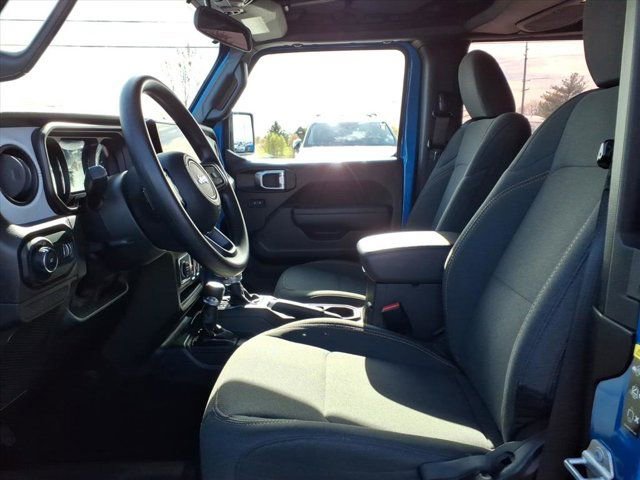 Used 2025 Jeep Wrangler Sport image 24