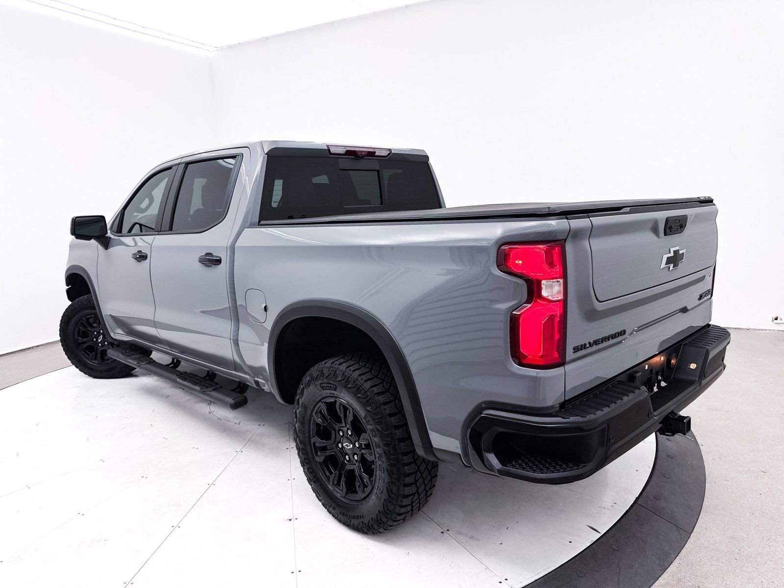 Used 2025 Chevrolet Silverado 1500 ZR2 w/ Technology Package image 15