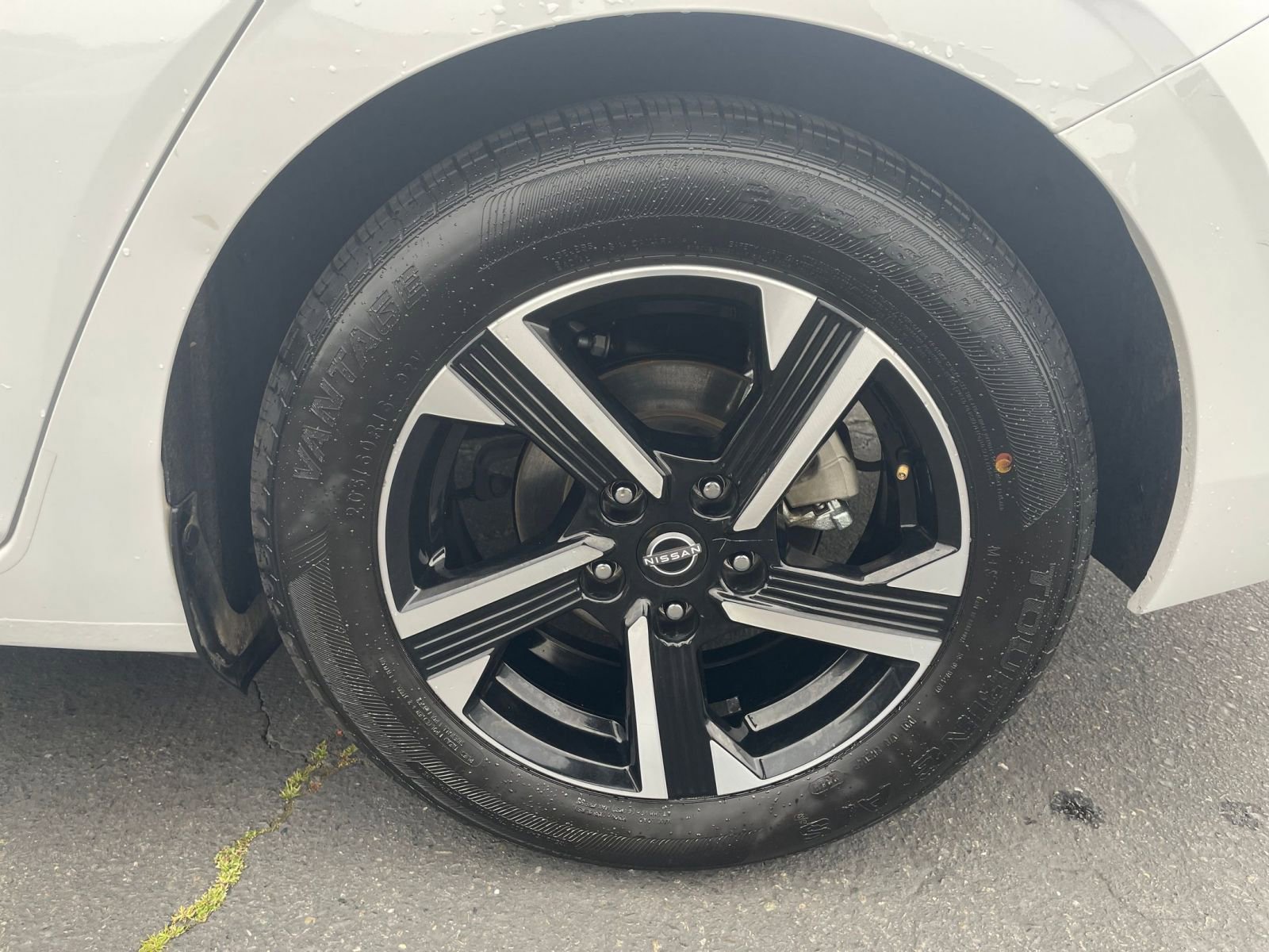 Used 2025 Nissan Sentra SV FWD image 24