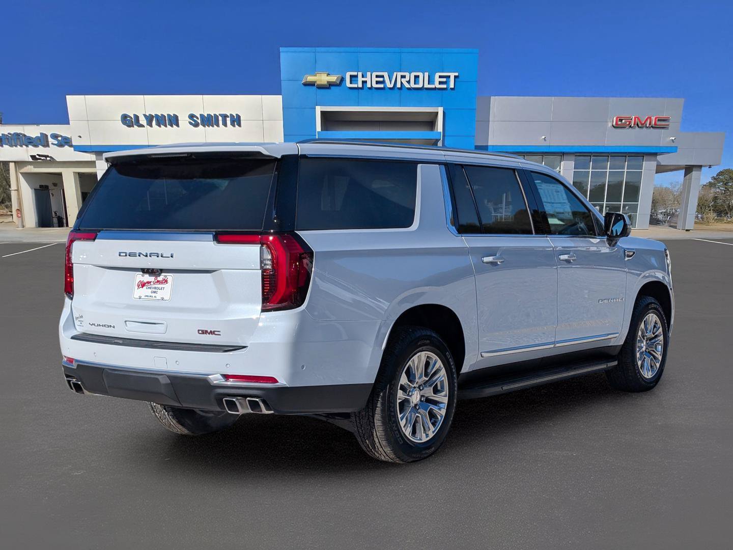Used 2026 GMC Yukon XL Denali w/ Advanced Technology Package RWD image 9