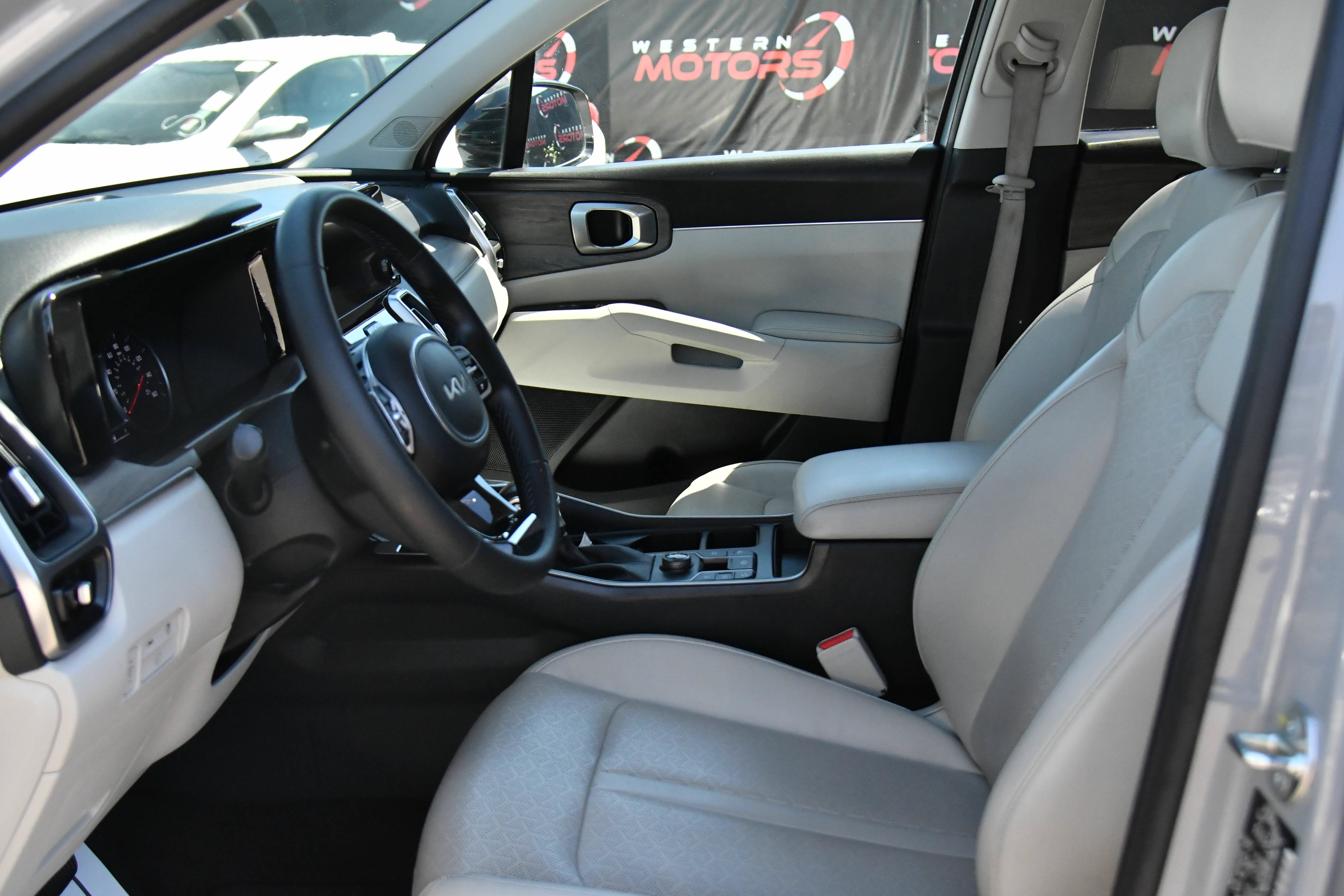 Used 2023 Kia Sorento EX FWD image 18