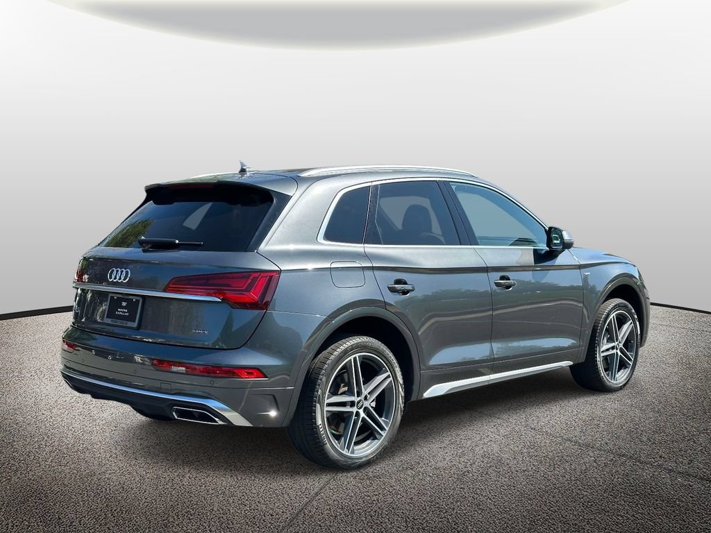 Used 2022 Audi Q5 e Premium Plus AWD/4WD image 2