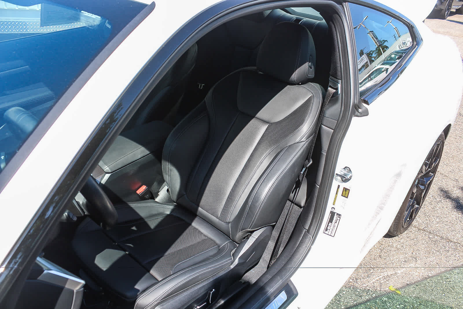 Used 2025 BMW 430i Coupe w/ M Sport Package RWD image 24