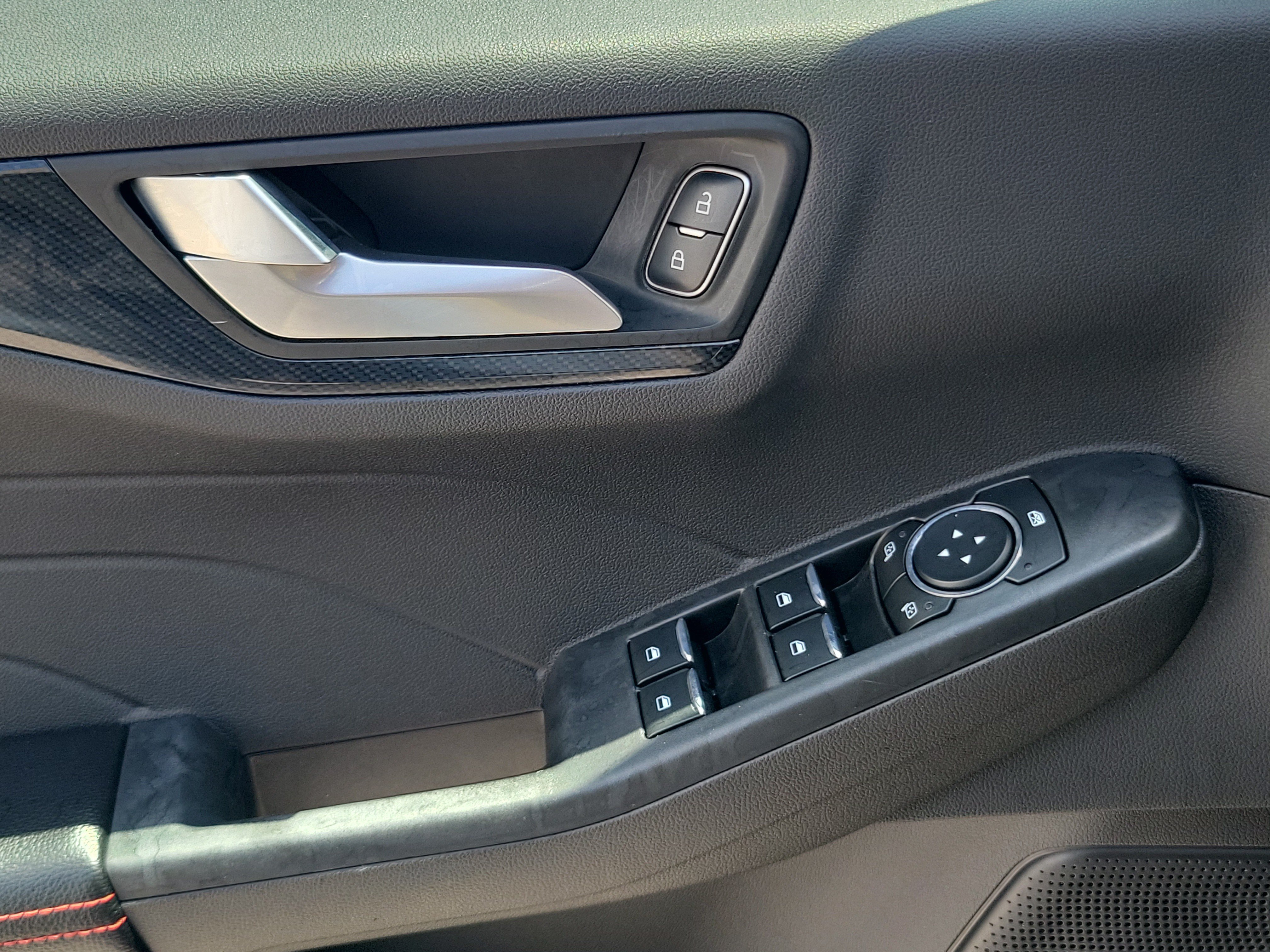 Used 2024 Ford Escape ST-Line w/ Tech Pack #1 FWD image 27