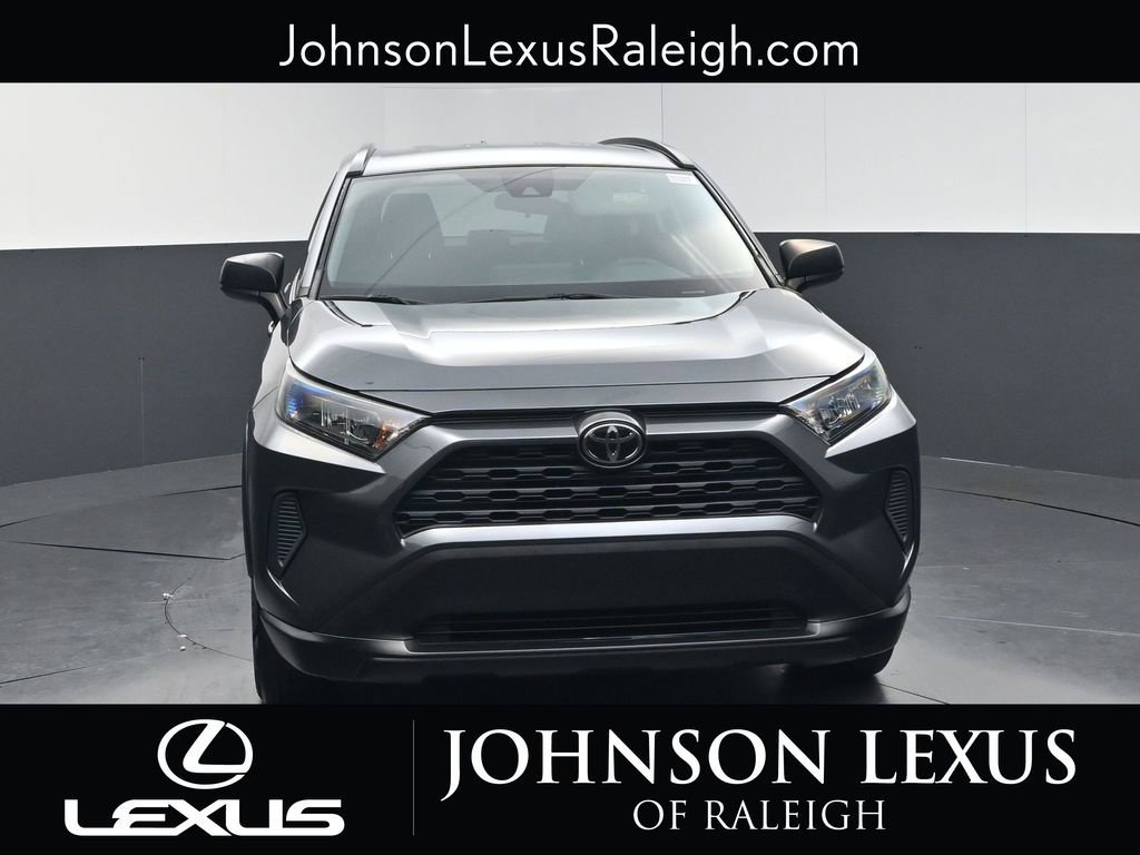 Used 2021 Toyota RAV4 LE FWD image 4