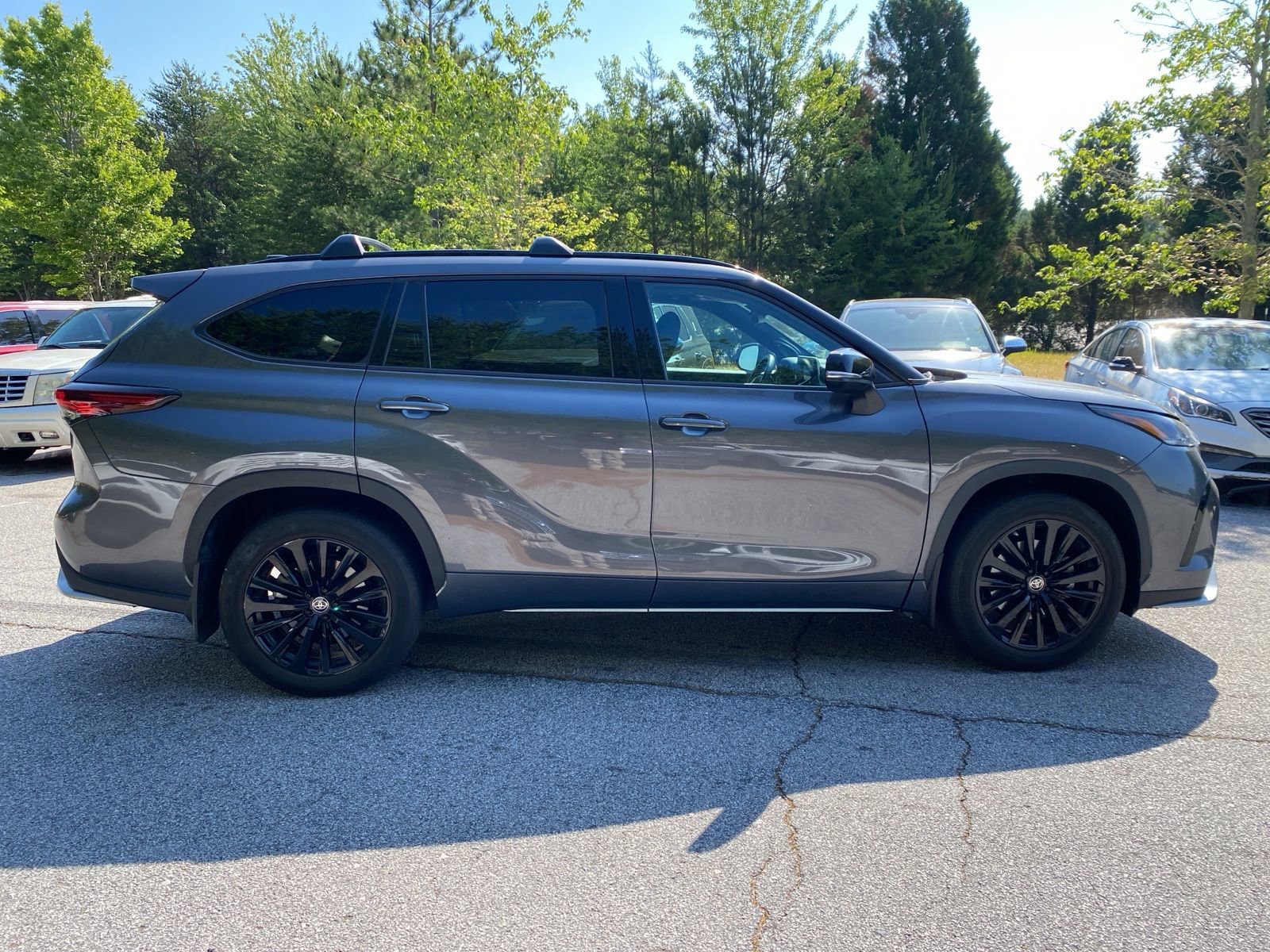 Used 2024 Toyota Highlander XSE AWD/4WD image 7