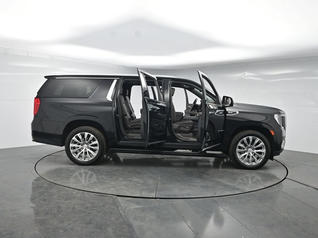 Used 2023 GMC Yukon XL Denali AWD/4WD image 55