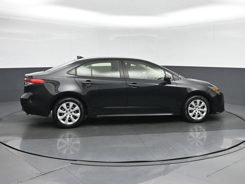 Used 2021 Toyota Corolla LE w/ Carpet Mat Package (TMS) FWD image 8